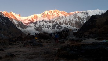 Annapurna base camp with return heli  Trek
